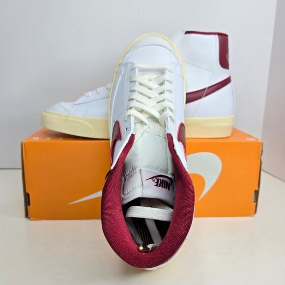 Nike Blazer Mid '77 SE Team Red Size 10 Women - Picture 4 of 8